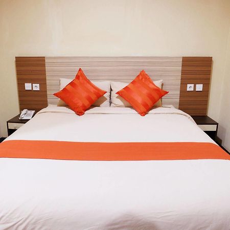 Agraha Andalas Hotel Макасар Экстерьер фото