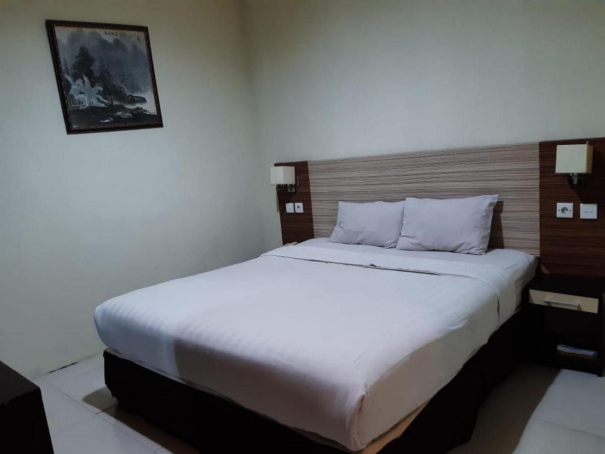 Agraha Andalas Hotel Макасар Экстерьер фото