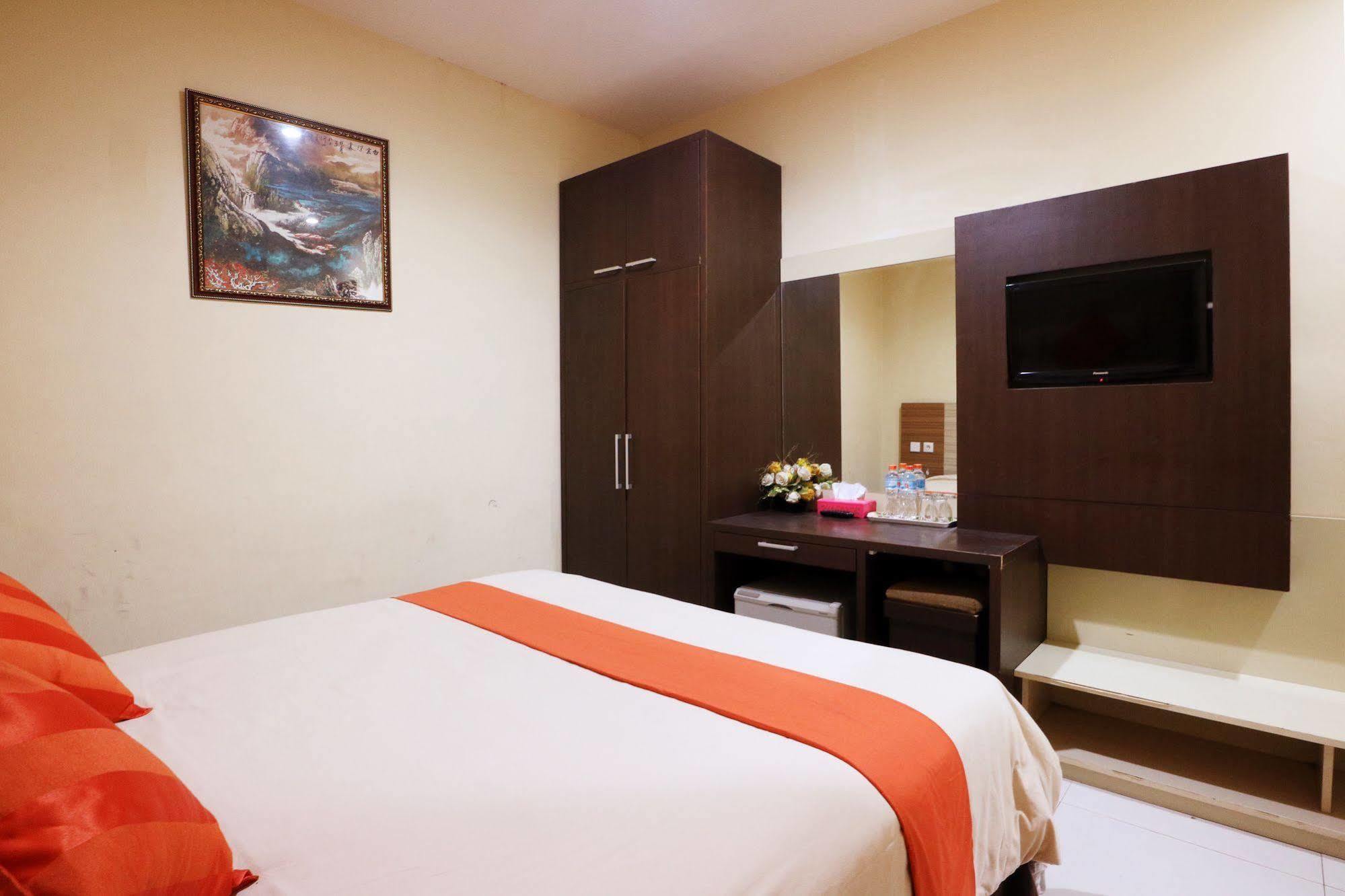 Agraha Andalas Hotel Макасар Экстерьер фото