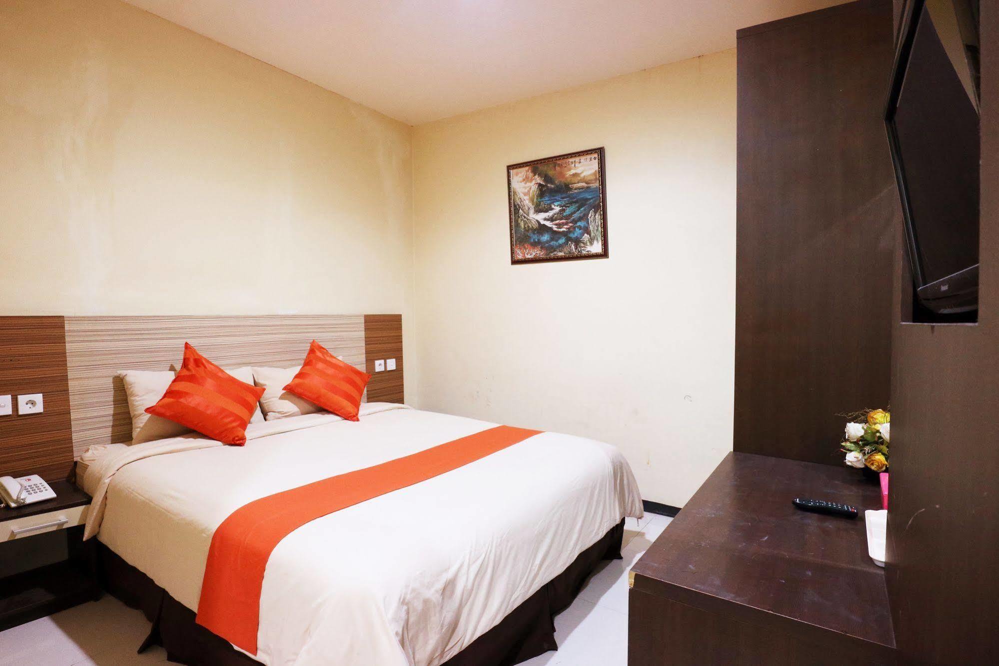 Agraha Andalas Hotel Макасар Экстерьер фото