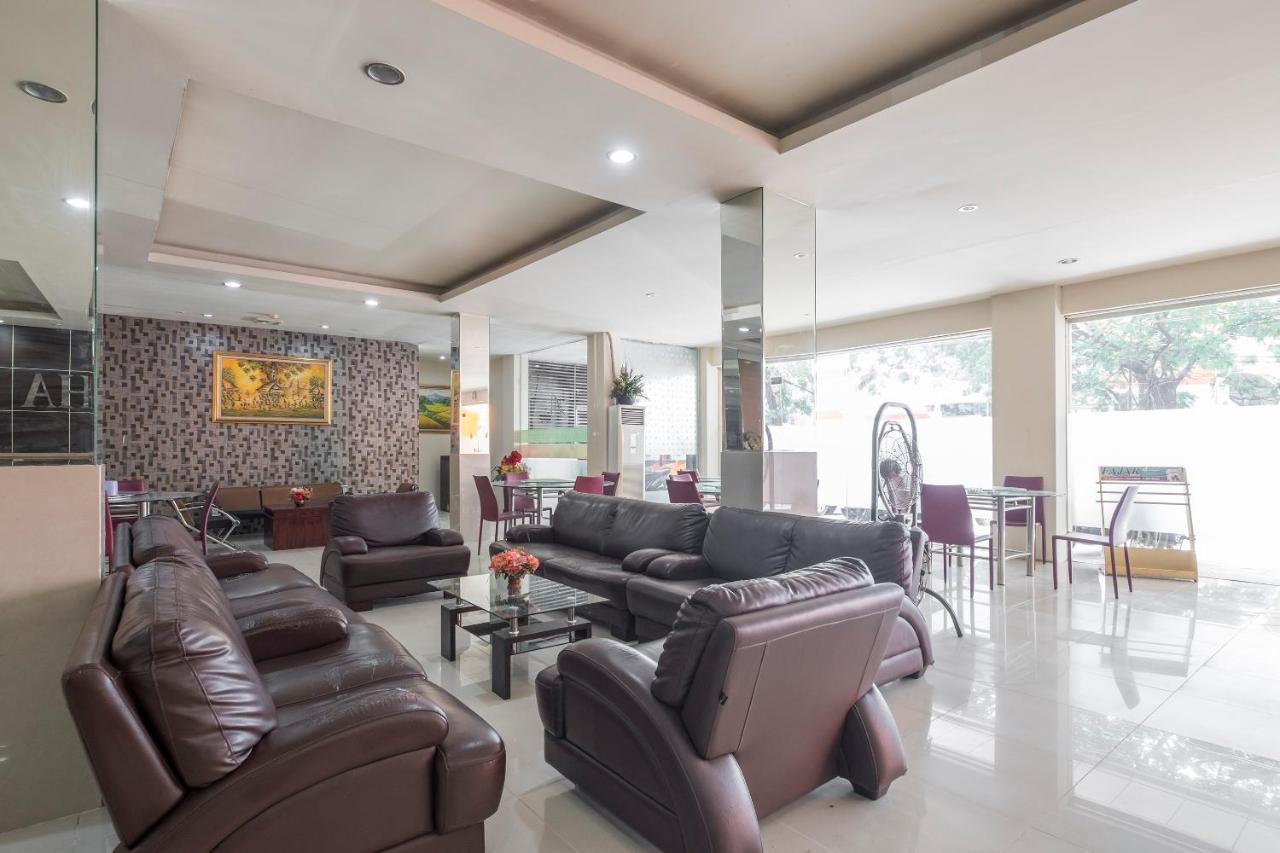 Agraha Andalas Hotel Макасар Экстерьер фото