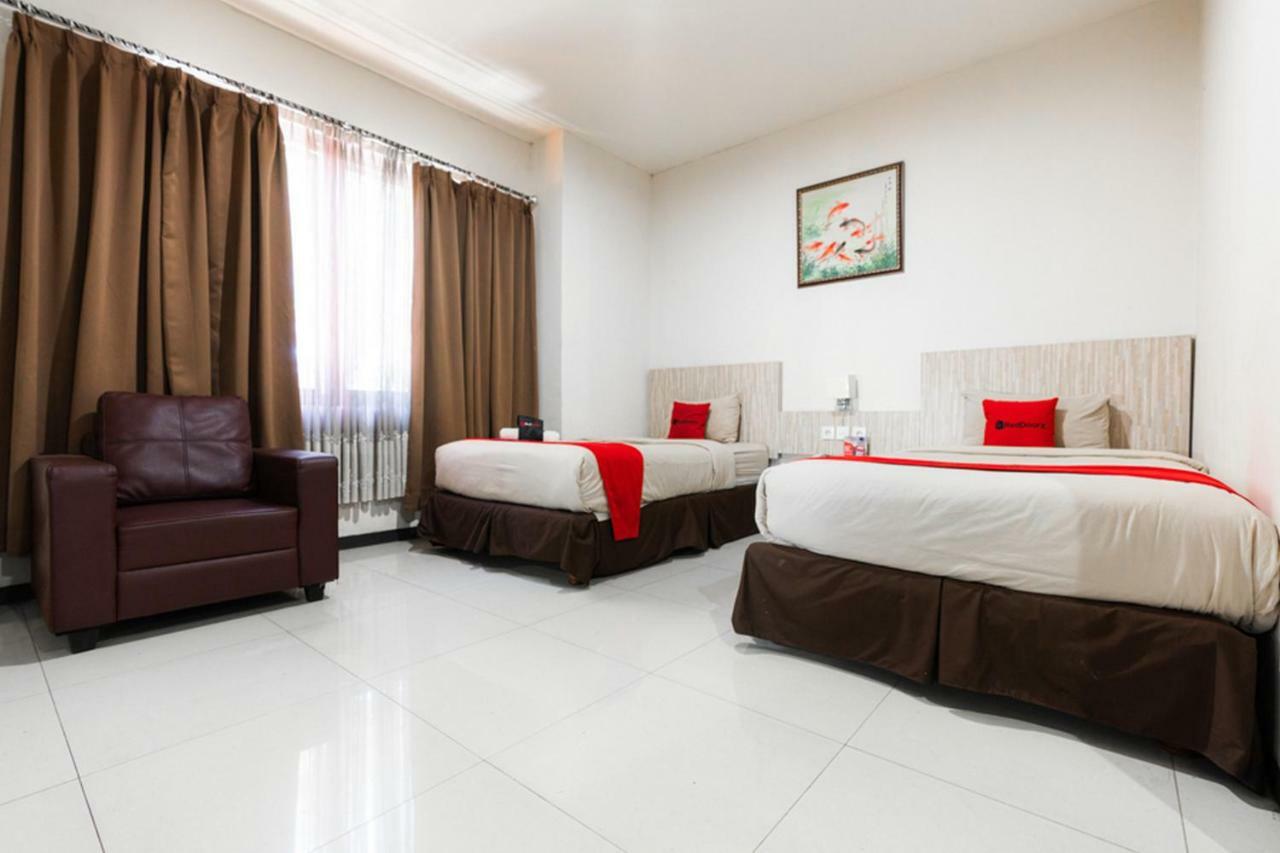 Agraha Andalas Hotel Макасар Экстерьер фото