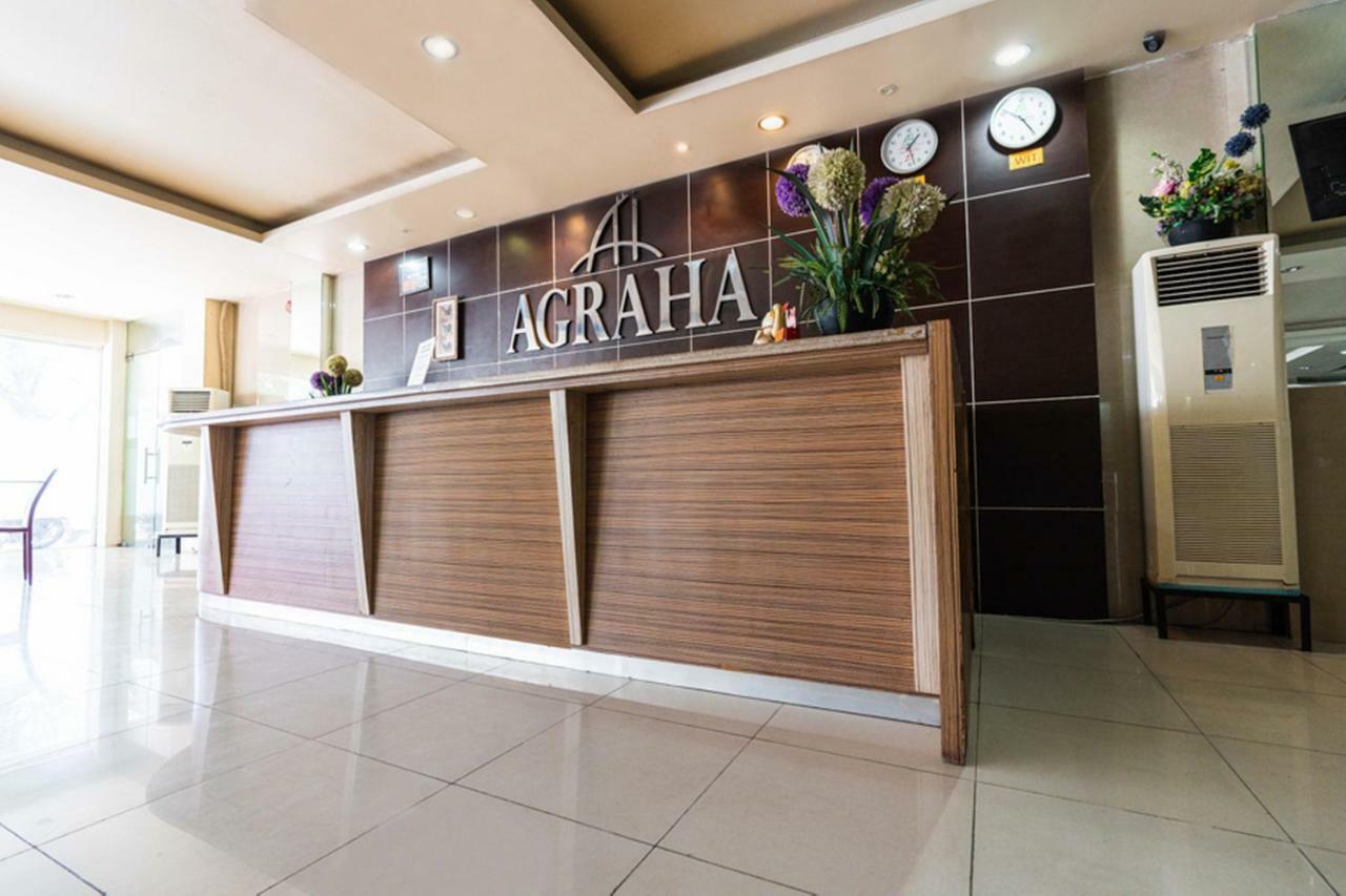 Agraha Andalas Hotel Макасар Экстерьер фото