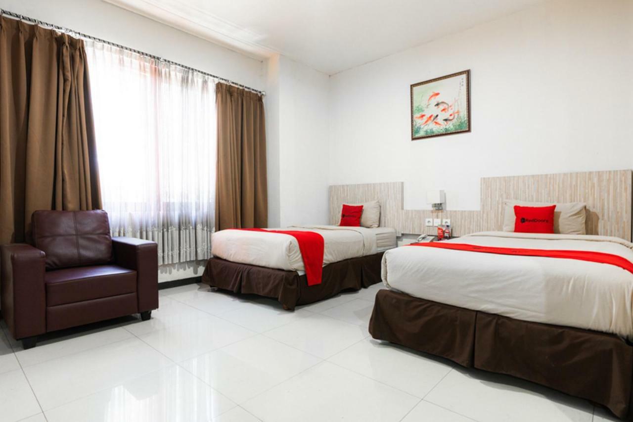 Agraha Andalas Hotel Макасар Экстерьер фото