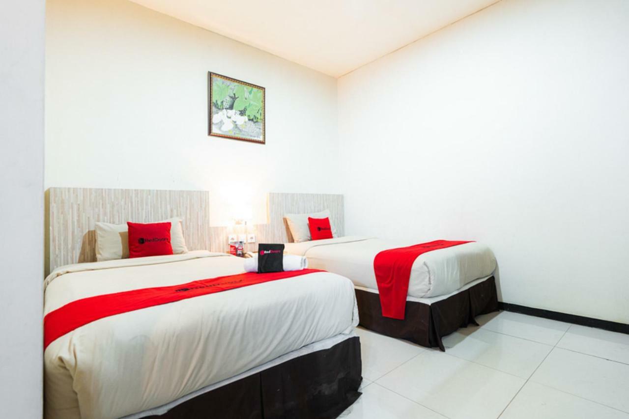 Agraha Andalas Hotel Макасар Экстерьер фото