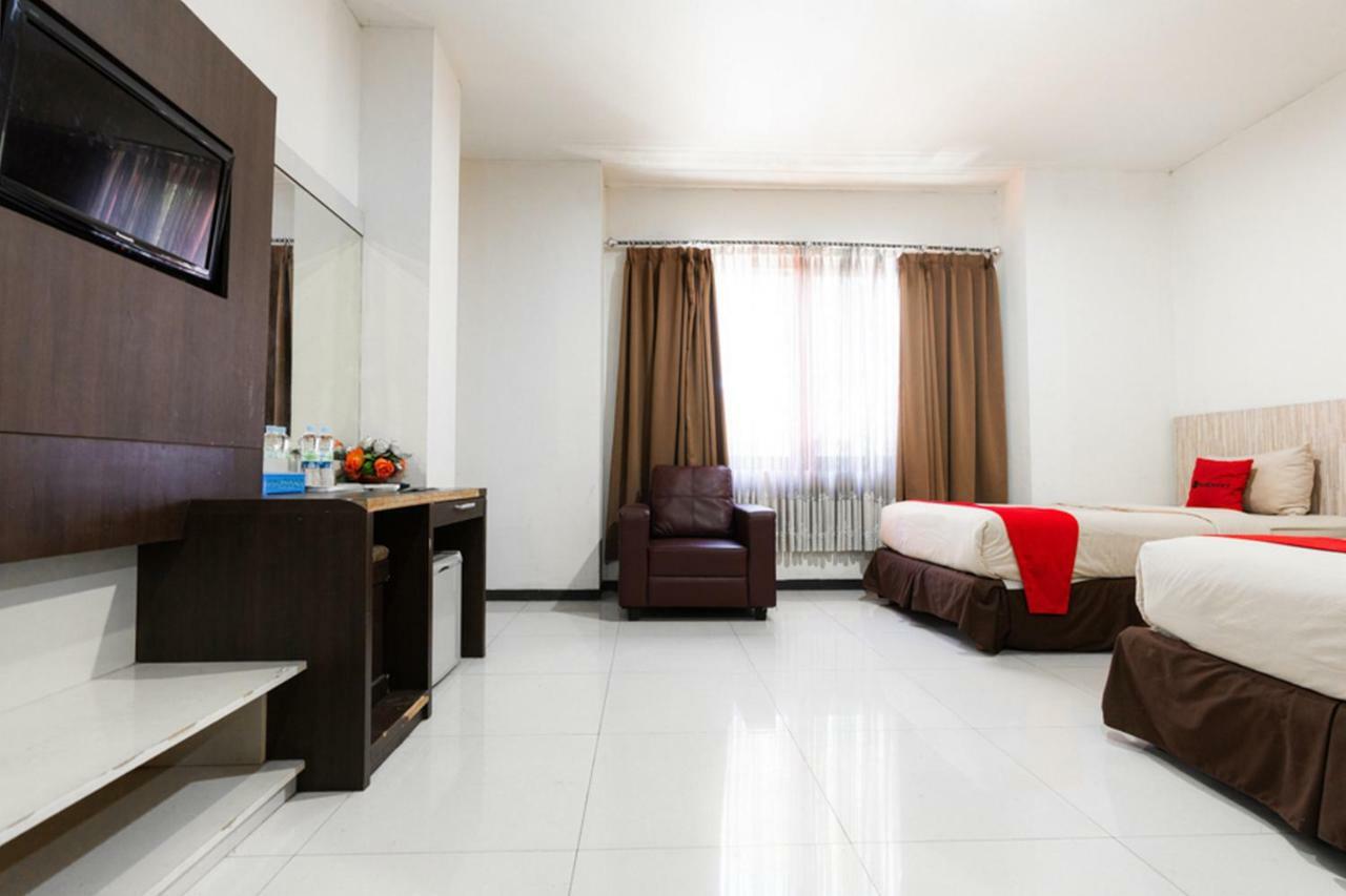 Agraha Andalas Hotel Макасар Экстерьер фото