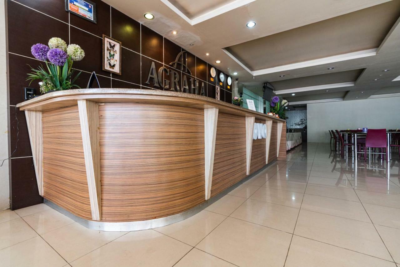 Agraha Andalas Hotel Макасар Экстерьер фото